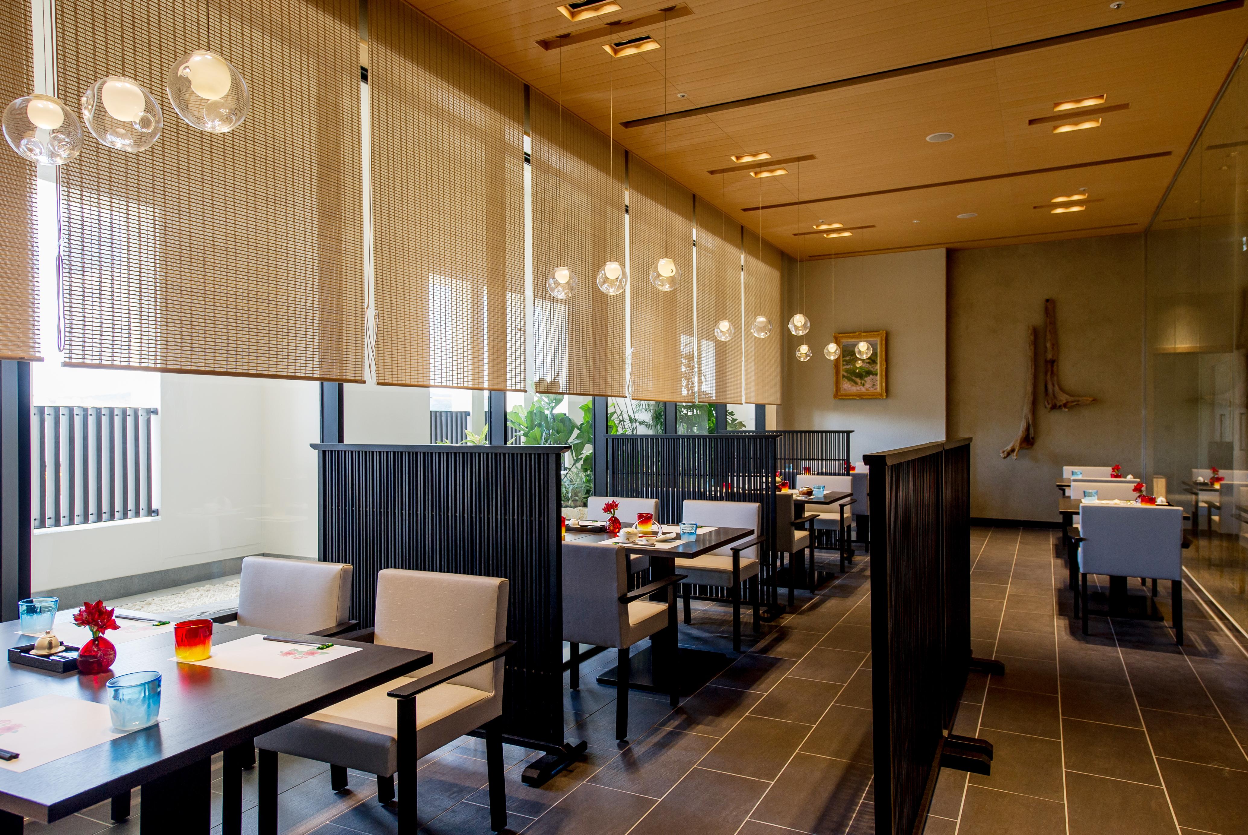 Hotel Monterey Okinawa Spa & Resort Onna Dış mekan fotoğraf Interior of a restaurant in Japan