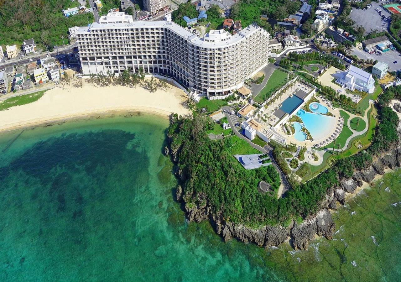 Hotel Monterey Okinawa Spa & Resort Onna Dış mekan fotoğraf Aerial view
